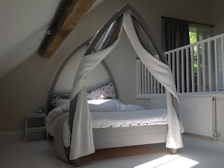 Abowed Four Poster Beds & Wooden Bed Maker