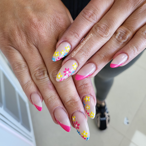 Phoenix Clifton nails and Beauty