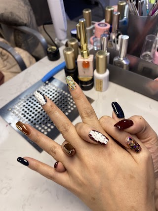 Zoes Nails and Accessories