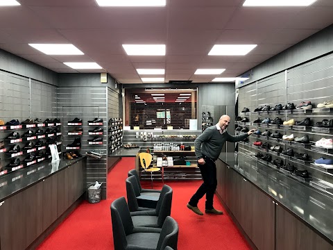 Gold’s Menswear Specialist’s In Menswear Clothing And Shoes