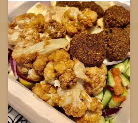 Fanoush Falafel Salad Bar
