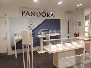 Pandora Hull