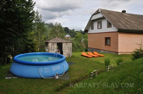 Приватна садиба "Гірські мандри"