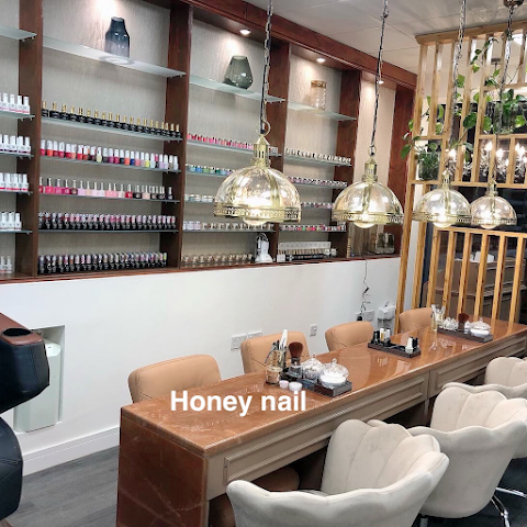 Honey nail Gedling