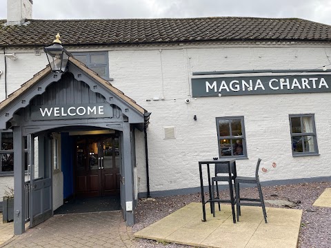 Magna Charta - Pub & Grill