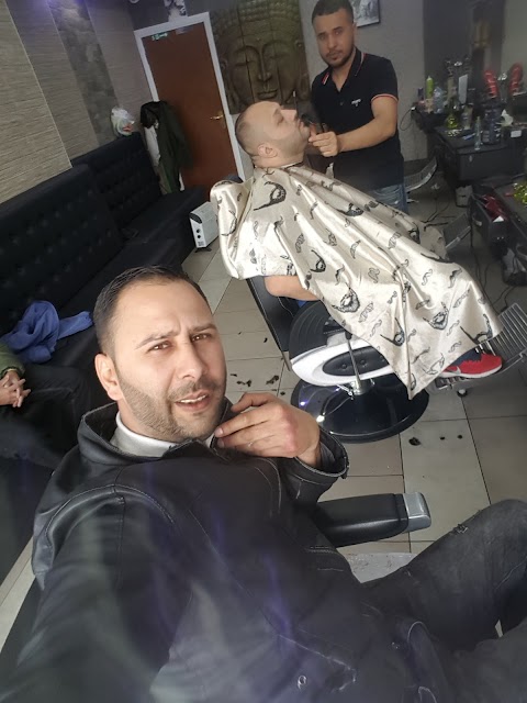 Leo's Barber