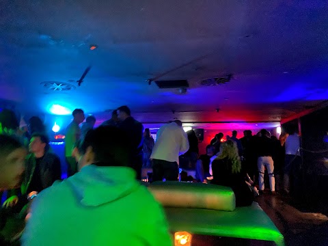 Lulu Bar and Nightclub