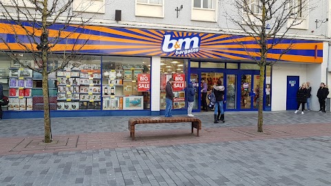 B&M Store