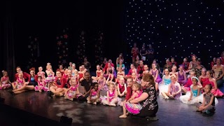 Lorraine Gregory’s Academy of Performing Theatre Arts has over 30 years teaching Baby Ballet to Modern Jazz Tap and Mime