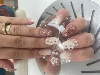 Manhattan Nails