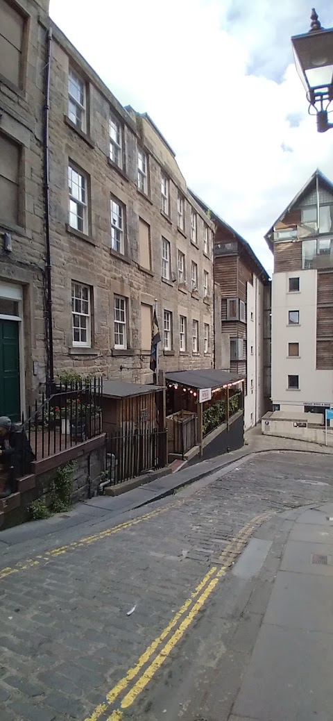 Old Fishmarket Close