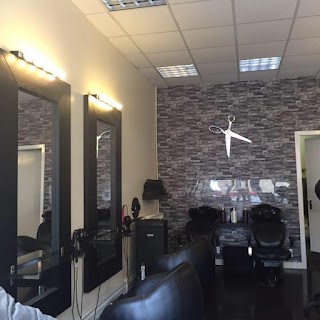 L & S Hair Studio