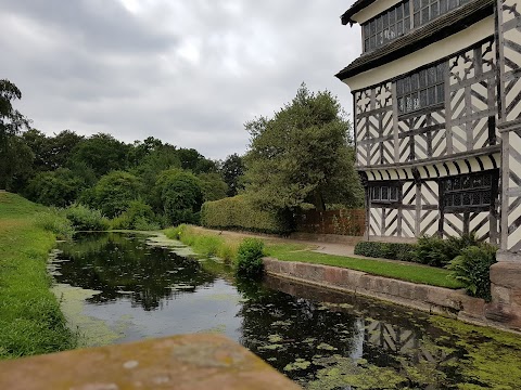 National Trust - Little Moreton Hall