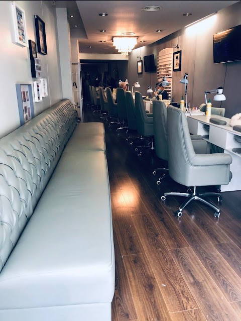 Studio 8 Nail Beauty Salon