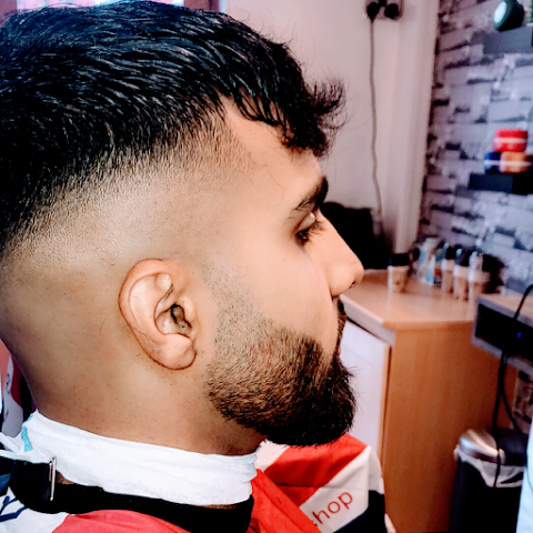 Elegant cutz