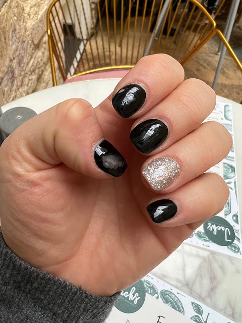 Elegant Nails