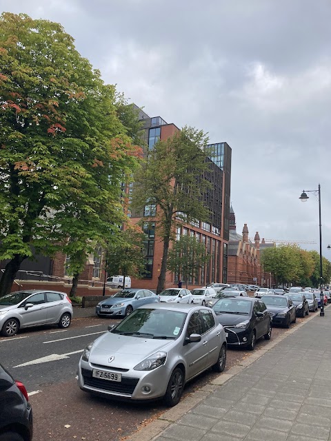 Queen's University Belfast - School of Law