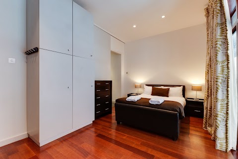 Base Serviced Apartments - Sir Thomas Street