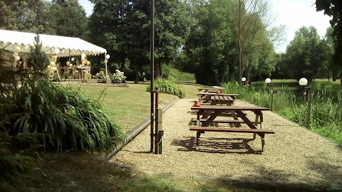 Halliford Mere Lakes & Pavilion