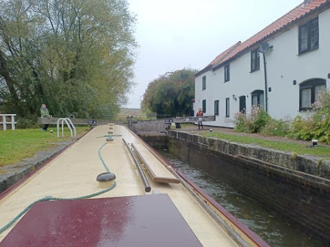 Chesterfield Canal Boat Co