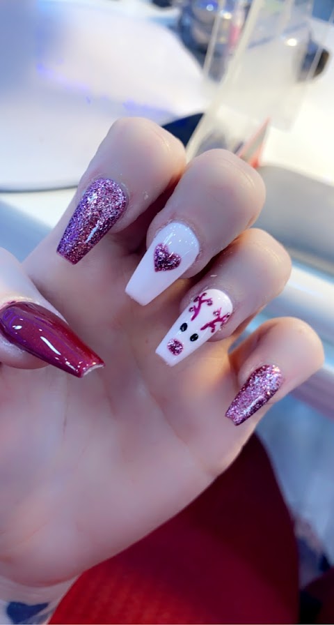 Vy Nails