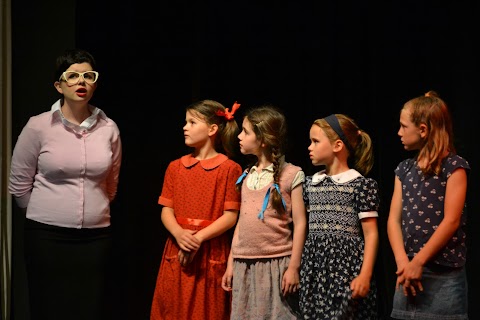 Shine On Stage - STROUD STAGE SCHOOL - Performing arts for young people