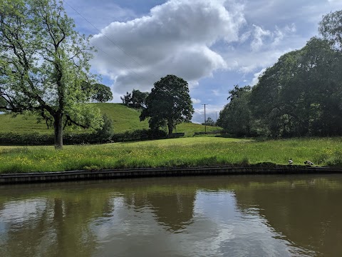 The Hollybush Inn Denford