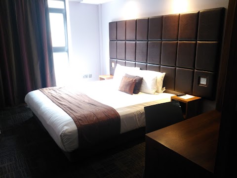 Roomzzz Aparthotel Leeds