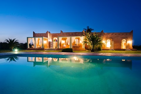 The Luxury Travel Book - Luxury Villa & Apartment Rentals