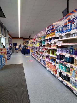 B&M Store