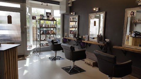 eClips Hair Studio