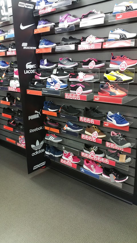 Wynsors World of Shoes