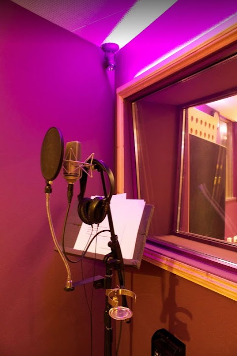 River Recording Studio: Rehearsal Rooms, Singing, Drum & Guitar Lessons in Southampton