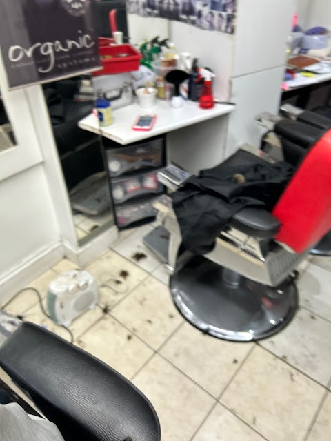 Euston Barber Looking Good Hair & Beauty