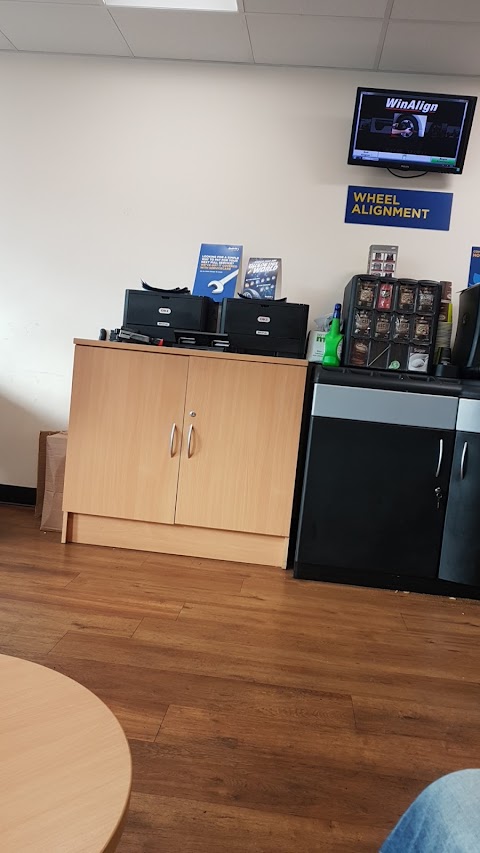 Kwik Fit - Oldham