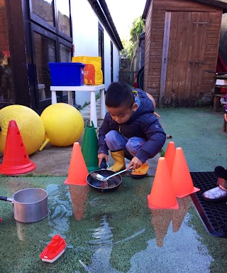 Elmwood Montessori School, Preschool and Forest School, Chiswick