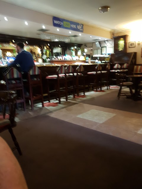 The Lough Inn Pub