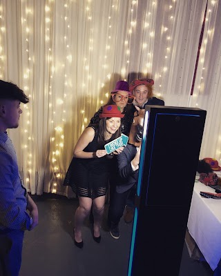 Ecosse Entertainments DJ's & Photo Booths