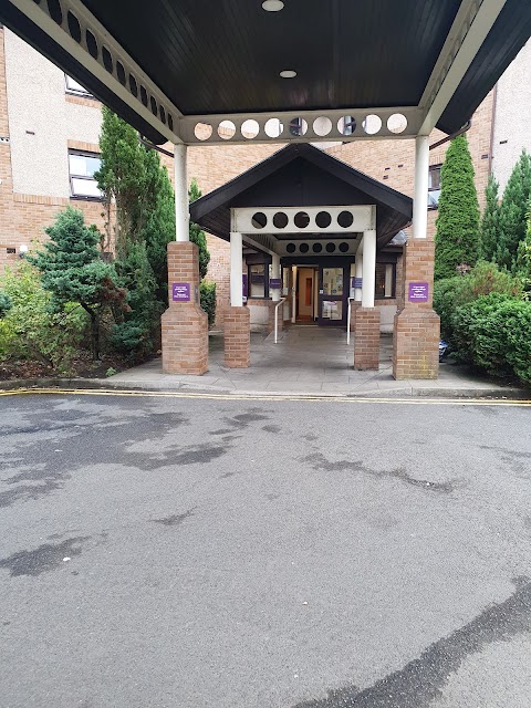 Premier Inn Glasgow Airport hotel