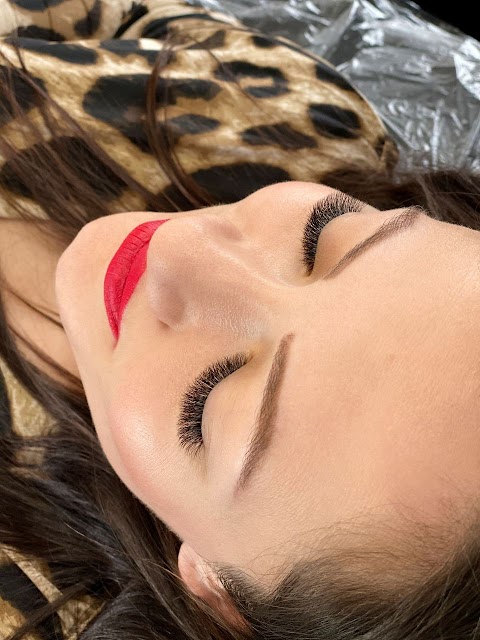 Eyelash extensions and eyebrow treatments- Lash And Brow Professional