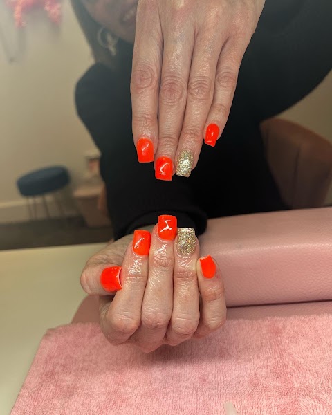 Ace of Shades Nail Bar