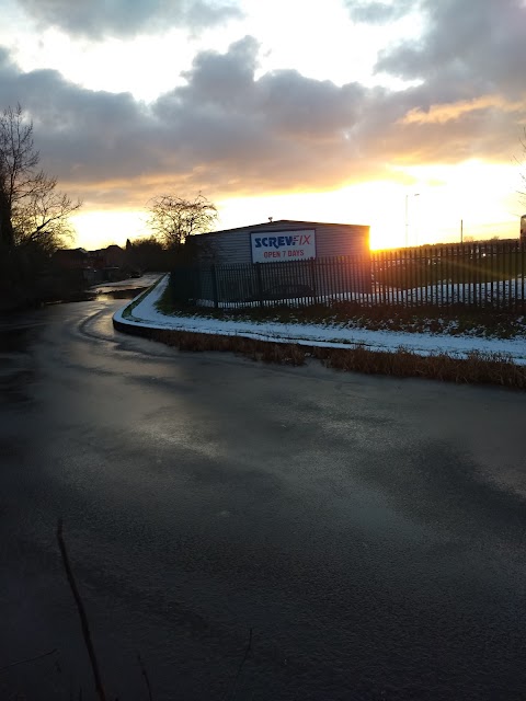 Screwfix Walsall Wood