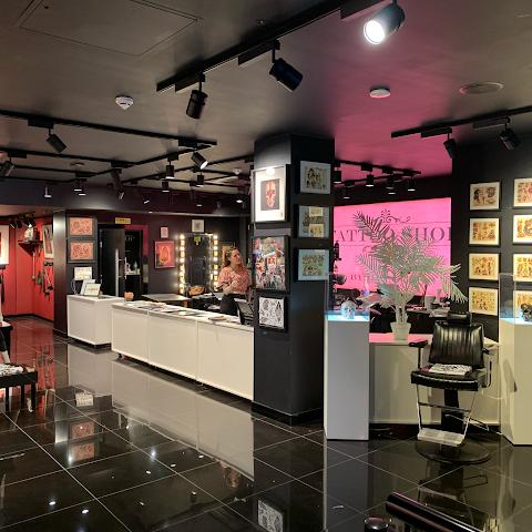 Tattoo Shop By Dan Gold