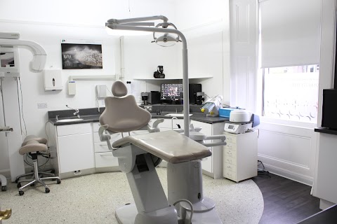 Spring Grove Clinic - Dental and Implant Centre