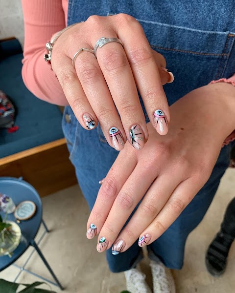 Charlotte Stevenson - Nail artist