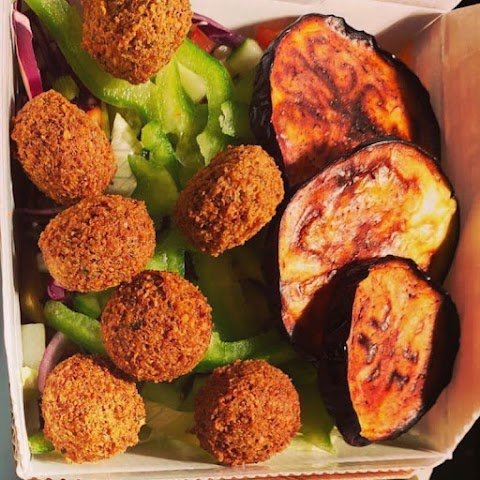 Fanoush Falafel Salad Bar