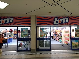 B&M Store