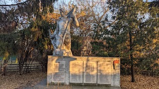 Пам’ятник воїнам-односельцям, які загинули в період Другої світової війни