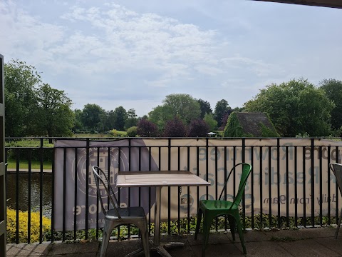 Rowntree Park Reading Cafe