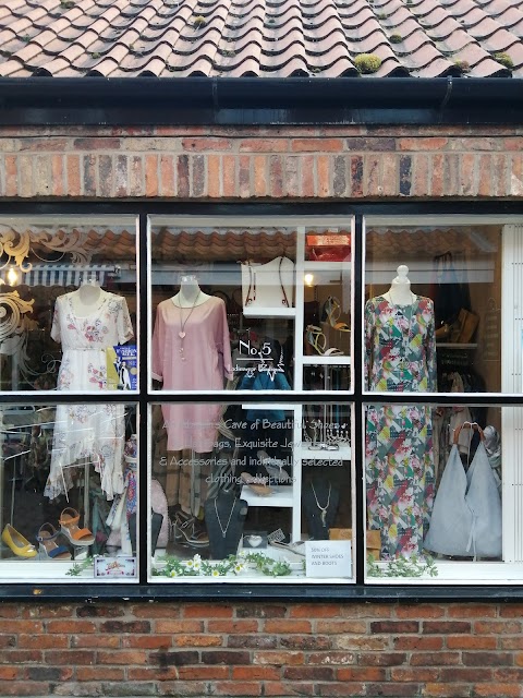 No.5 ladieswear boutique